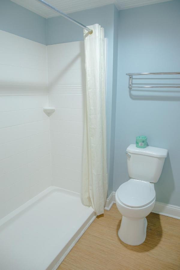 Sea And Breeze Hotel And Condo Tybee Island Exterior photo